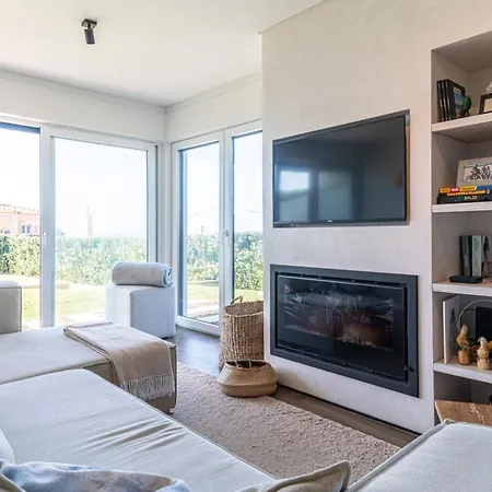 Ambar - New! * Colares