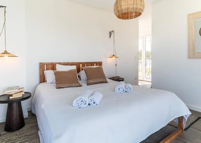 Ambar - New! Colares